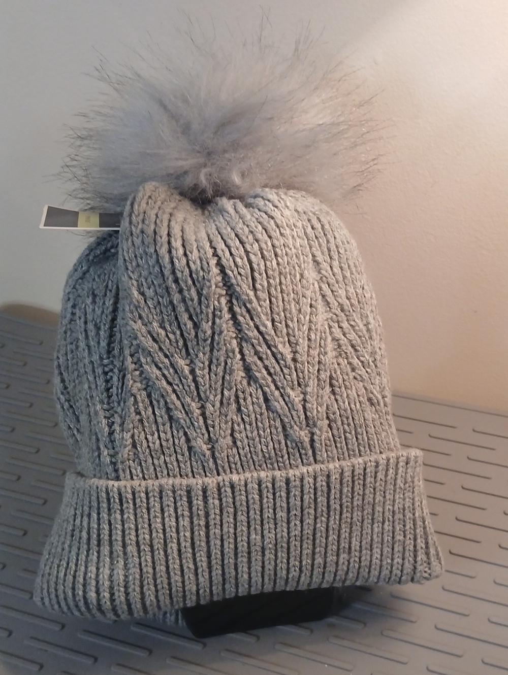 WEST LOOP ADULT Gray Knit Pom Beanie Hat NWT